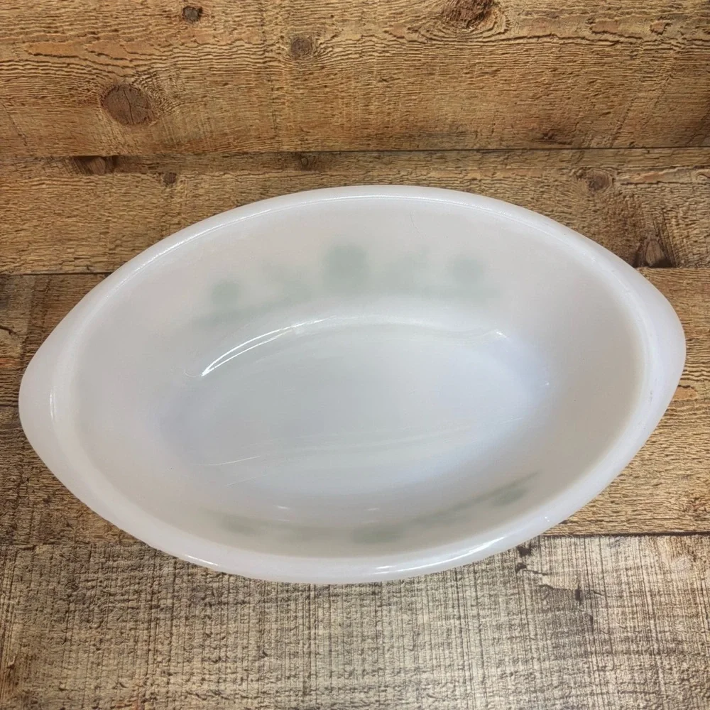 Vintage 1960’s Glasbake Green Daisy Milk Glass 1 Quart Oval Casserole J235